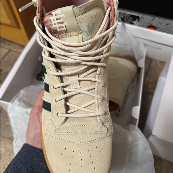 Adidas x Eric Emanuel “Rivalry - Resto Mod” - Picture 2 of 9